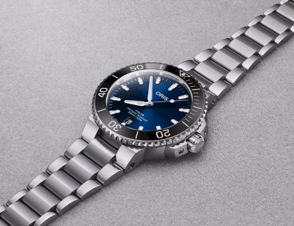 Oris Aquis Date
