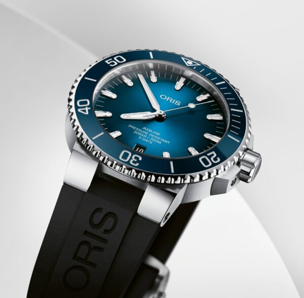 Oris Aquis Date Cal. 400 Caoutchouc-strap black