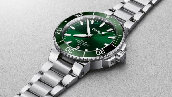 Oris Aquis Date